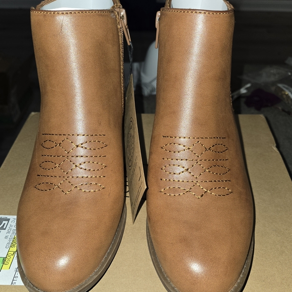 NIB Frye & Co. Jude Brown Ankle Boots - Picture 1 of 4